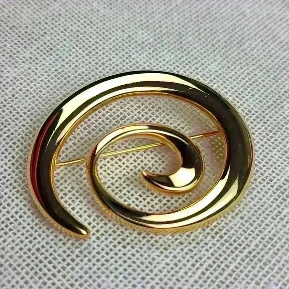 Vintage Napier Gold-toned brooch pin - Picture 3 of 13